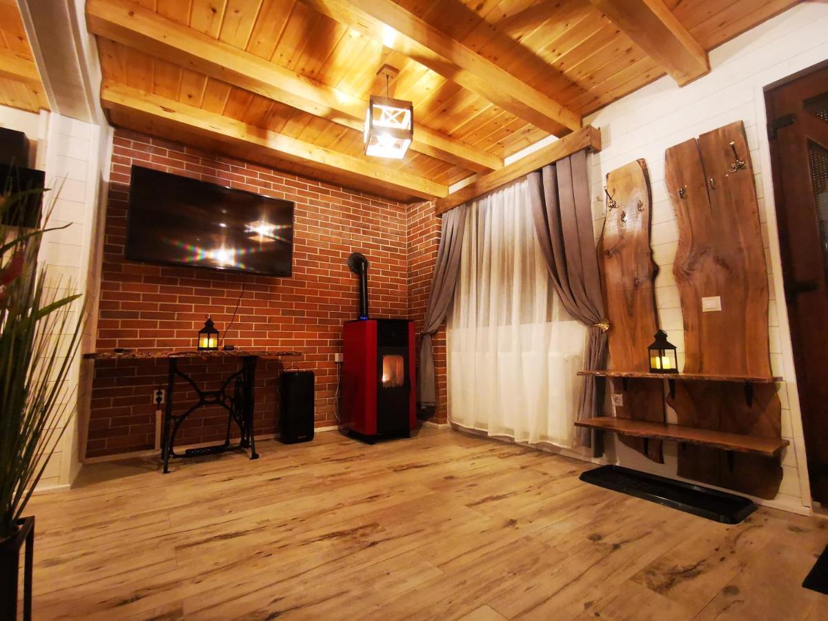 Bear'S Lair Chalet 포룸바쿠 데 수스 외부 사진